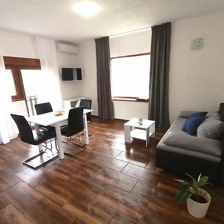 Farma&Apartmani Delić Korenica Exterior foto