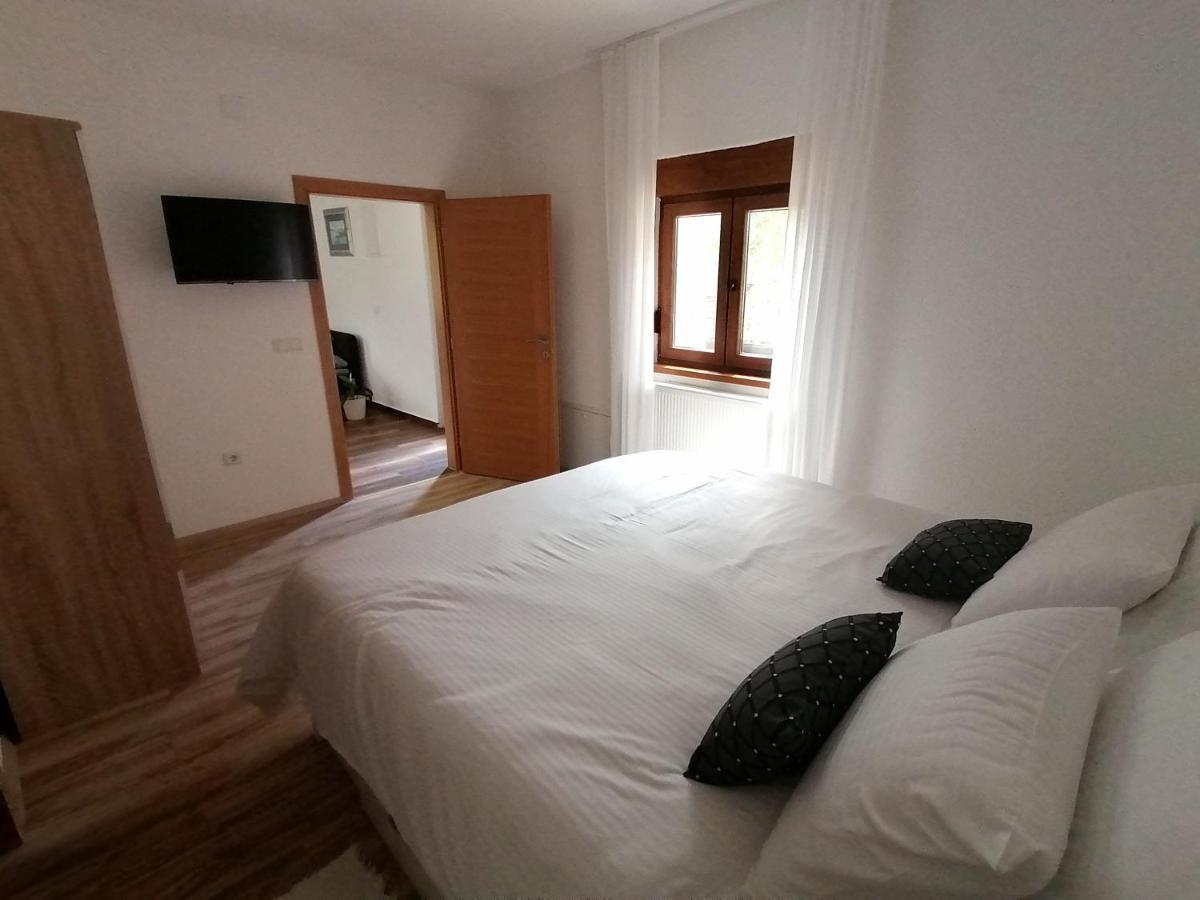 Farma&Apartmani Delić Korenica Exterior foto