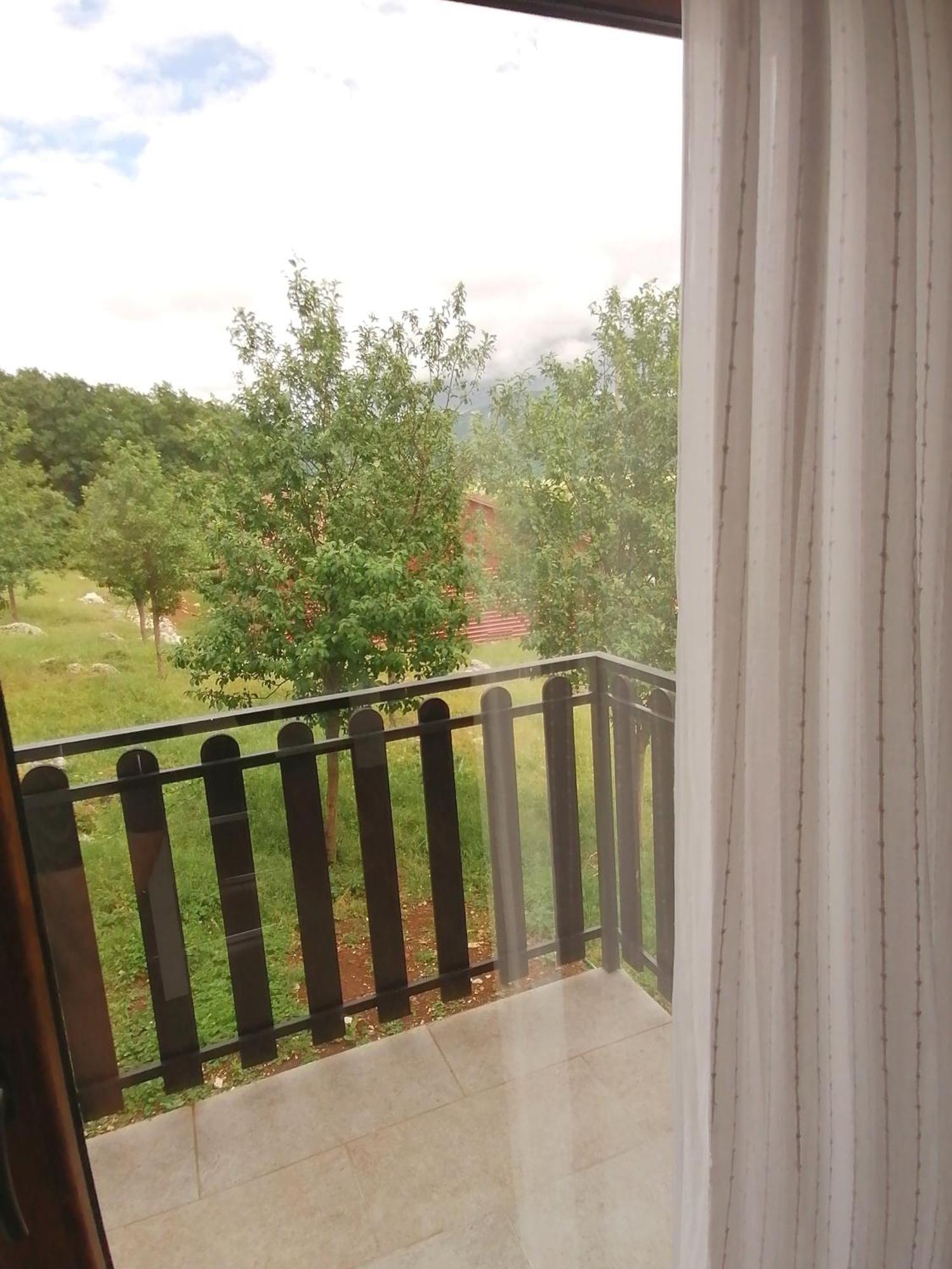 Farma&Apartmani Delić Korenica Exterior foto